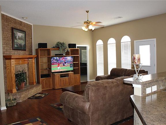 2nd image of 514 Fairway Meadows Dr