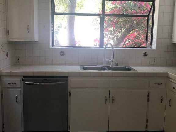 2nd image of 6152 Glen Tower St
