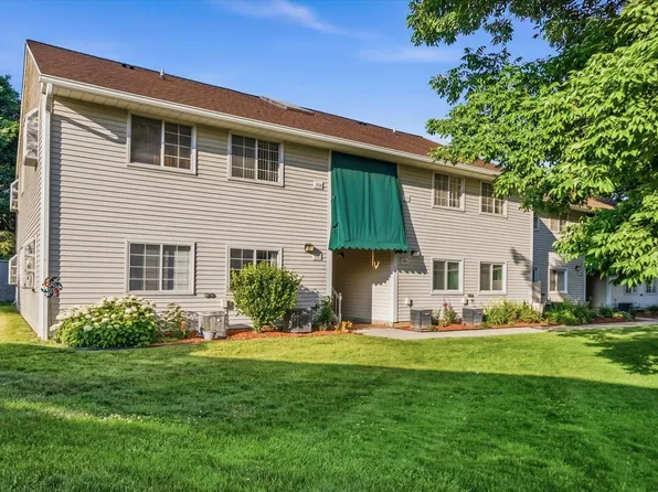 1755 Parknoll LANE #4, Port Washington, WI 53074