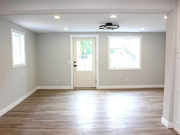 4th image of 21 Rosebraugh Cir E