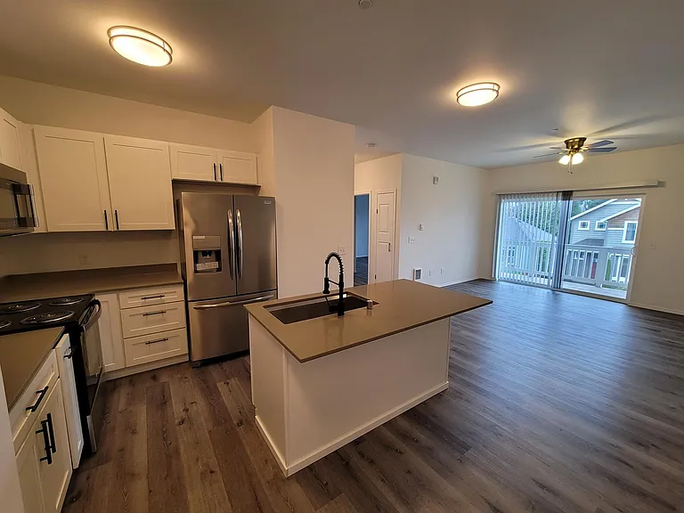141 S Ann St #303 — Photo 6