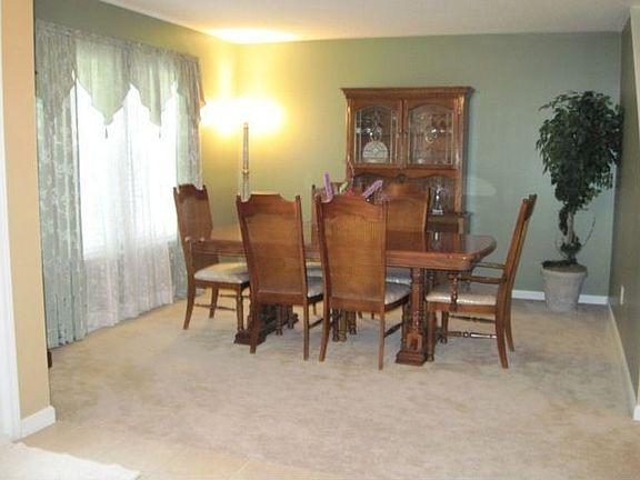 4th image of 916 Churchhill Ln