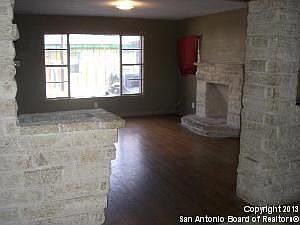 4th image of 531 W Drexel Ave