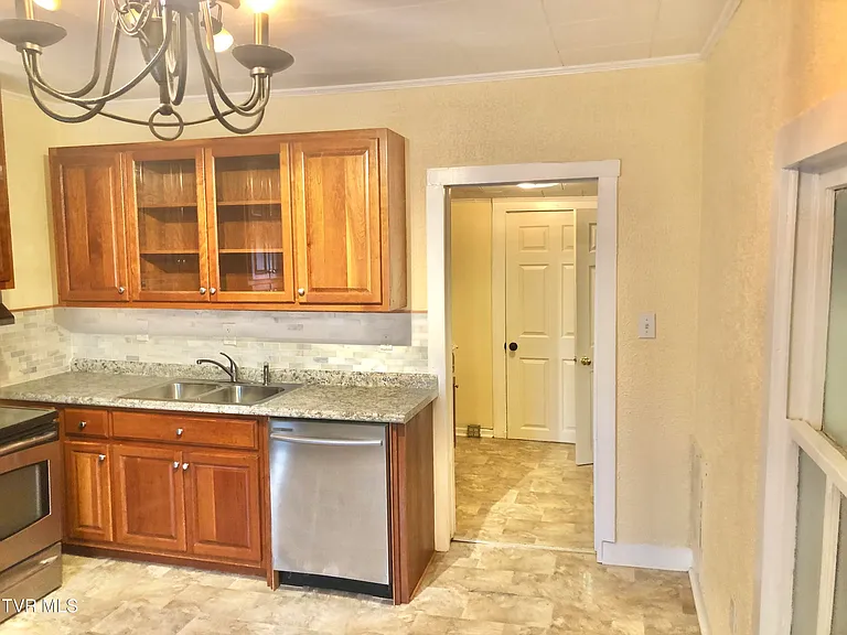 1009 Liberty Cir — Photo 9