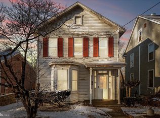 412 S Samuel St, Charles Town, WV 25414