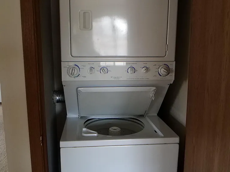 S75W16830 Gregory Dr — Photo 7