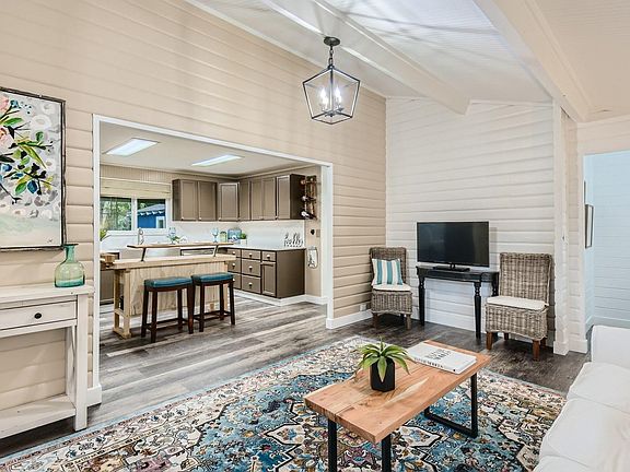 5th image of 16637 188th Ave SE