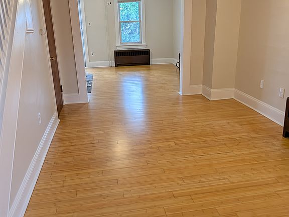 5th image of 824 Kossuth St