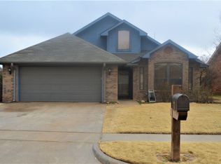 1502 SE Walnut Creek Rd, Lawton, OK 73501