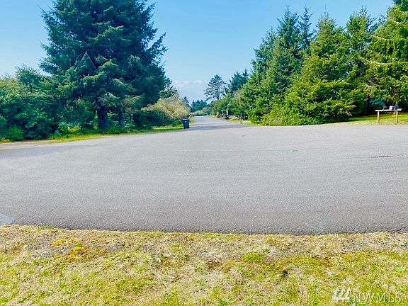 5th image of 301 S Butterclam St SW