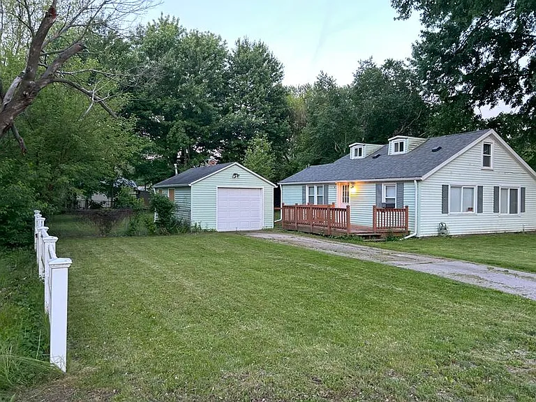 2024 Birkdale Rd — Photo 1