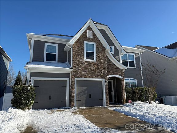 3rd image of 113 W Americana Dr