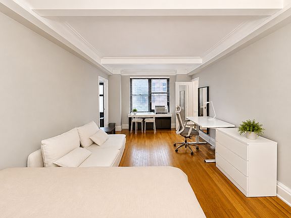 2nd image of 7 Park Ave APT 10C