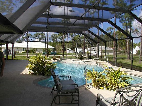 Screen In Pool 20X40