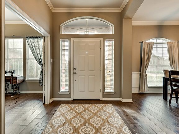 3rd image of 1120 Oakhollow Dr