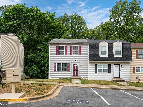 3rd image of 5939 Applegarth Pl