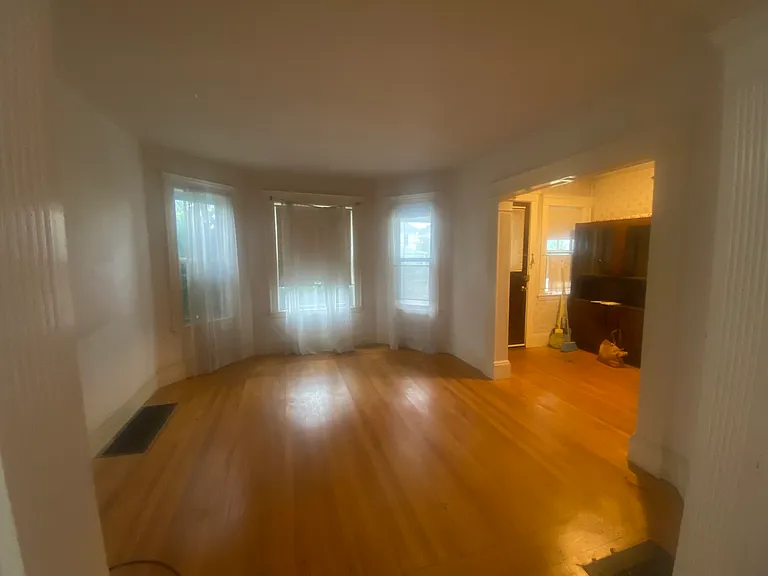 814 Belmont St #1 — Photo 3