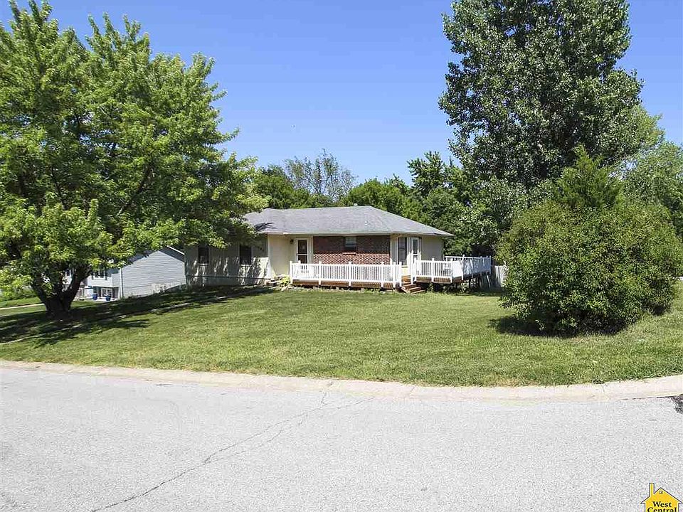 1st image of 1430 Woodlawn Dr