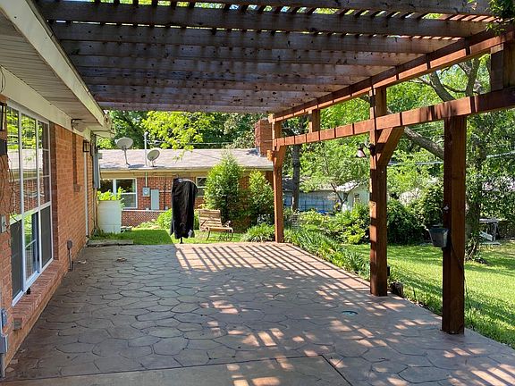 4th image of 1602 Briarwood Blvd