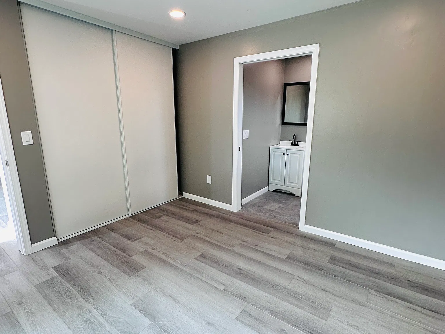 2 bed, 750 sqft, $2,750 — Photo 4