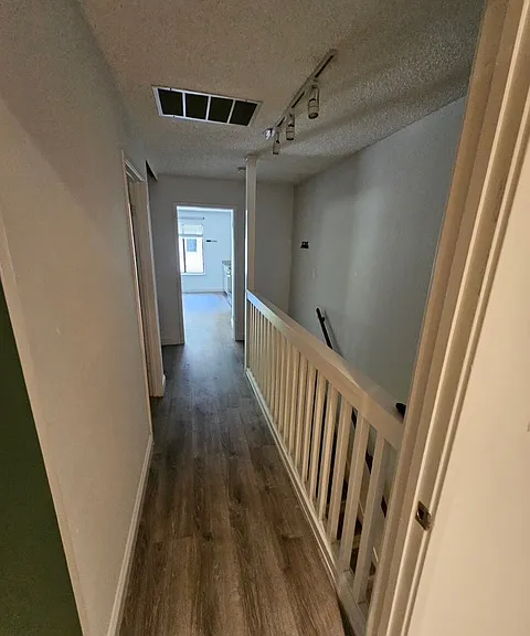 7 California Ave — Photo 1
