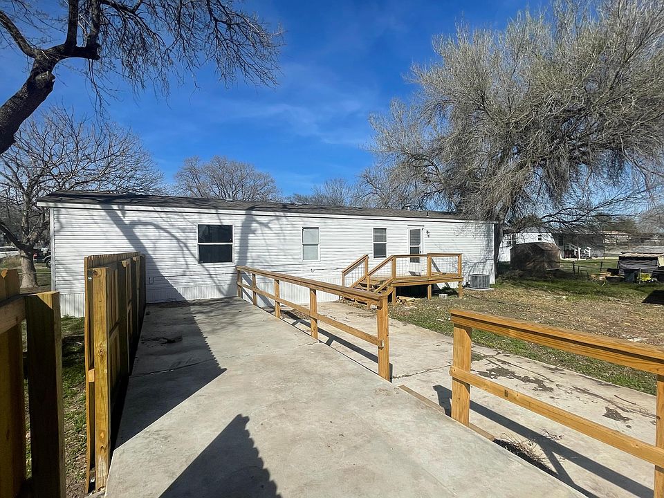 1st image of 8402 Villa Dr
