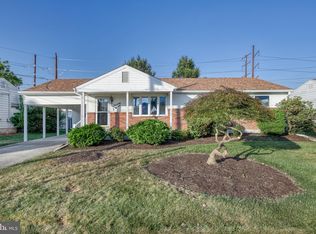 77 Kensington Dr, Camp Hill, PA 17011