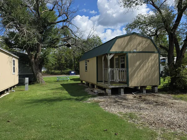 1234 E Cherokee Ave #8, Nowata, OK 74048