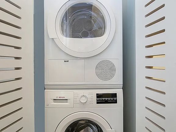 2nd image of 4322 Queens St APT 663
