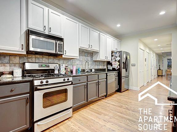 5th image of 2539 N Hamlin Ave #2N