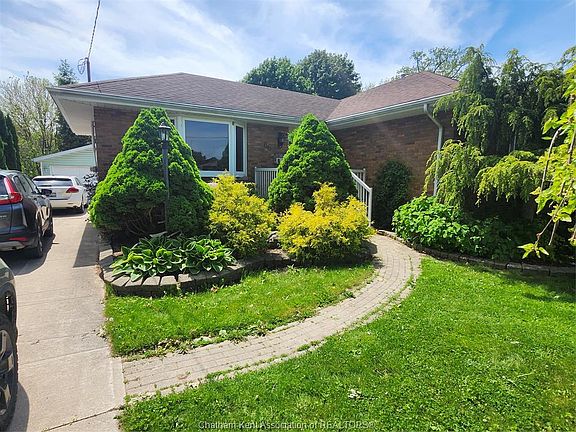3rd image of 66 Devon Rd
