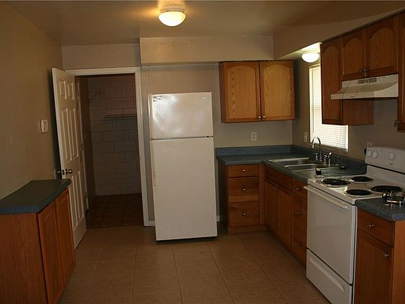 4th image of 4024 Pinckney Dr