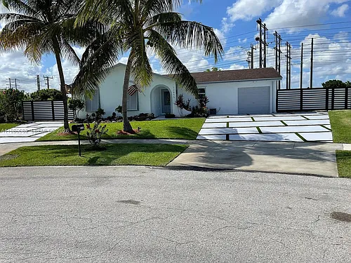 12455 SW 261st Ter Photo 1