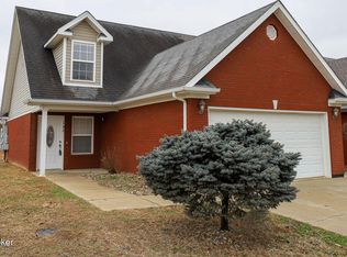 140 Twin Lakes Dr, Vine Grove, KY 40175