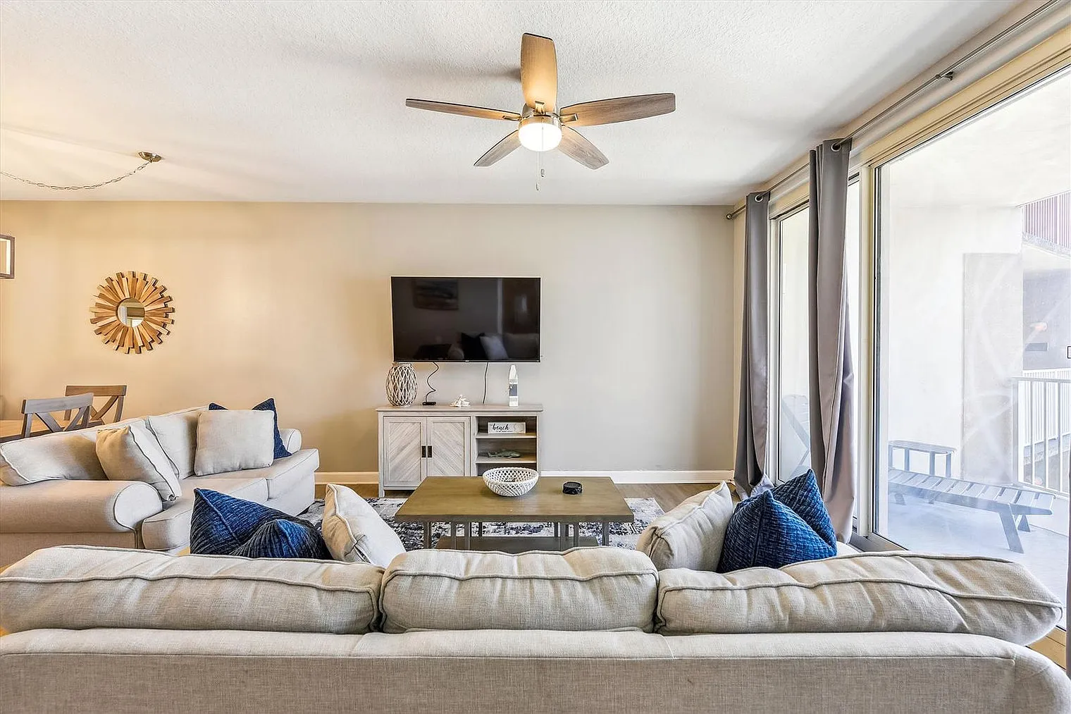 3 bed, 3.0 bath, 1496 sqft, $6,534 — Photo 4