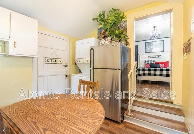 714 E Jefferson St — Photo 7