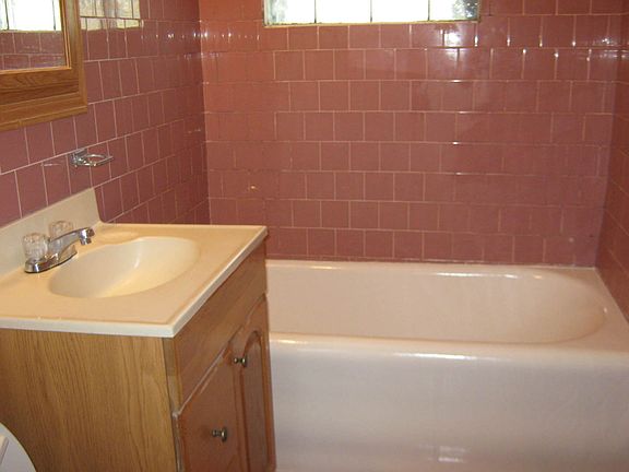 5th image of 2216 N Moody Ave