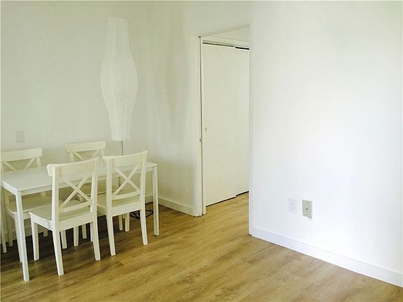 4th image of 1026 Euclid Ave #106