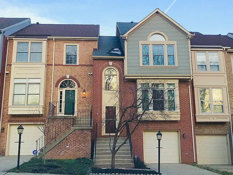 11906 Matthews Ct — Photo 1