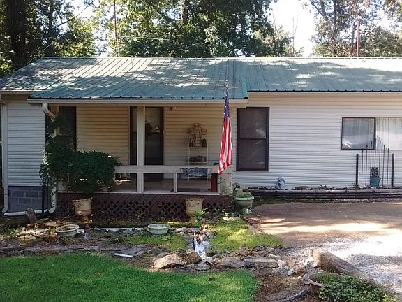 3rd image of 521 Oak Park Dr