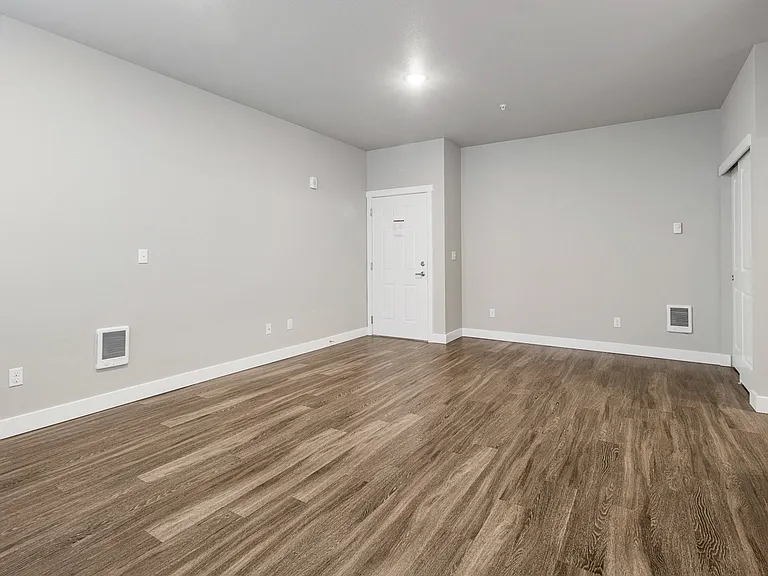 Norpoint Landing Apartments — Photo 33