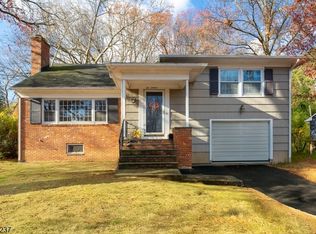 216 Hillside Ave, Chatham, NJ 07928