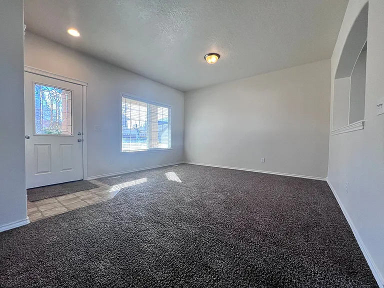 5193 N Toscana Ave — Photo 3