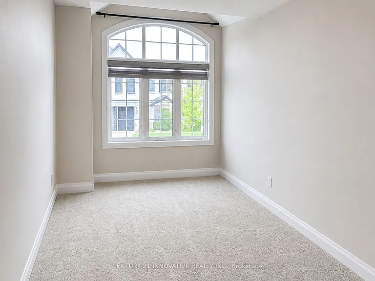 209 Sedgewood St N — Photo 7