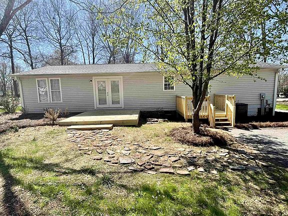 3rd image of 306 Ashwood Ct