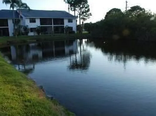 1100 Capri Isles Blvd APT 215, Venice, FL 34292