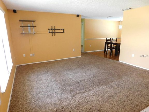 3rd image of 301 Fairwood Ct