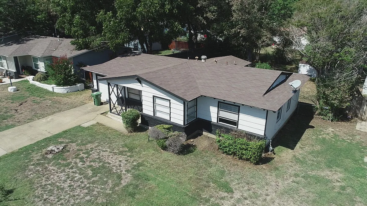 Building Photo - 2113 Cloverdale St