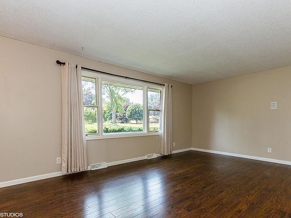 2nd image of 5287 Ivy St