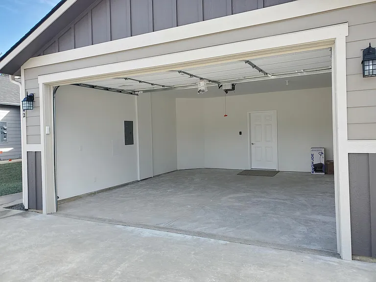 West Meadows Villas — Photo 24